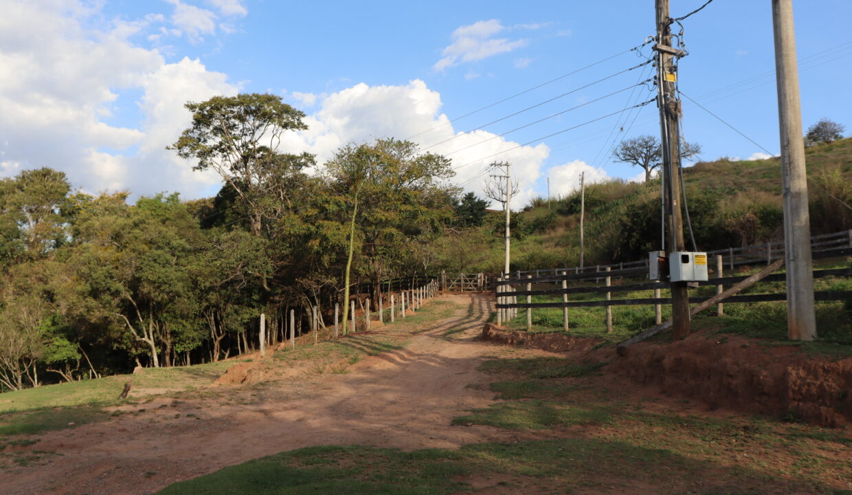 20 ESTRADA ENTRADA
