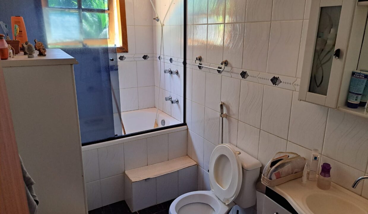 8 BANHEIRO SUITE
